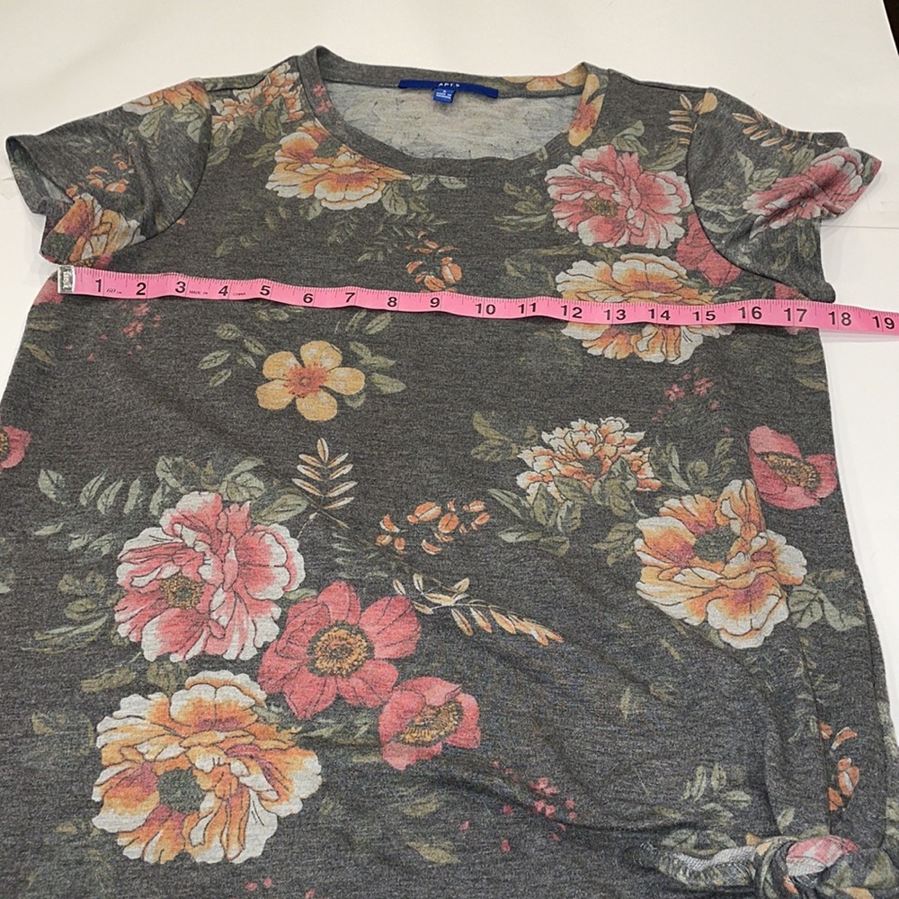 Apt9 Floral T-Shirt - Picture 4 of 5
